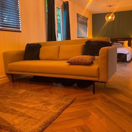 Cozy Cabin With Modern Comforts Wootton  Екстериор снимка